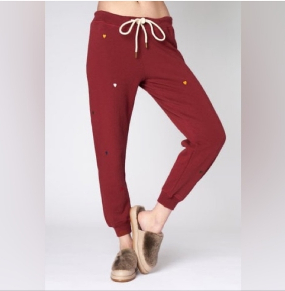 NEW The GREAT Red Cropped Sweatpant Embroidered Hearts Size 3 Large Made in US - Picture 1 of 9